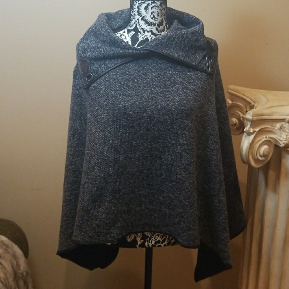 Women's poncho